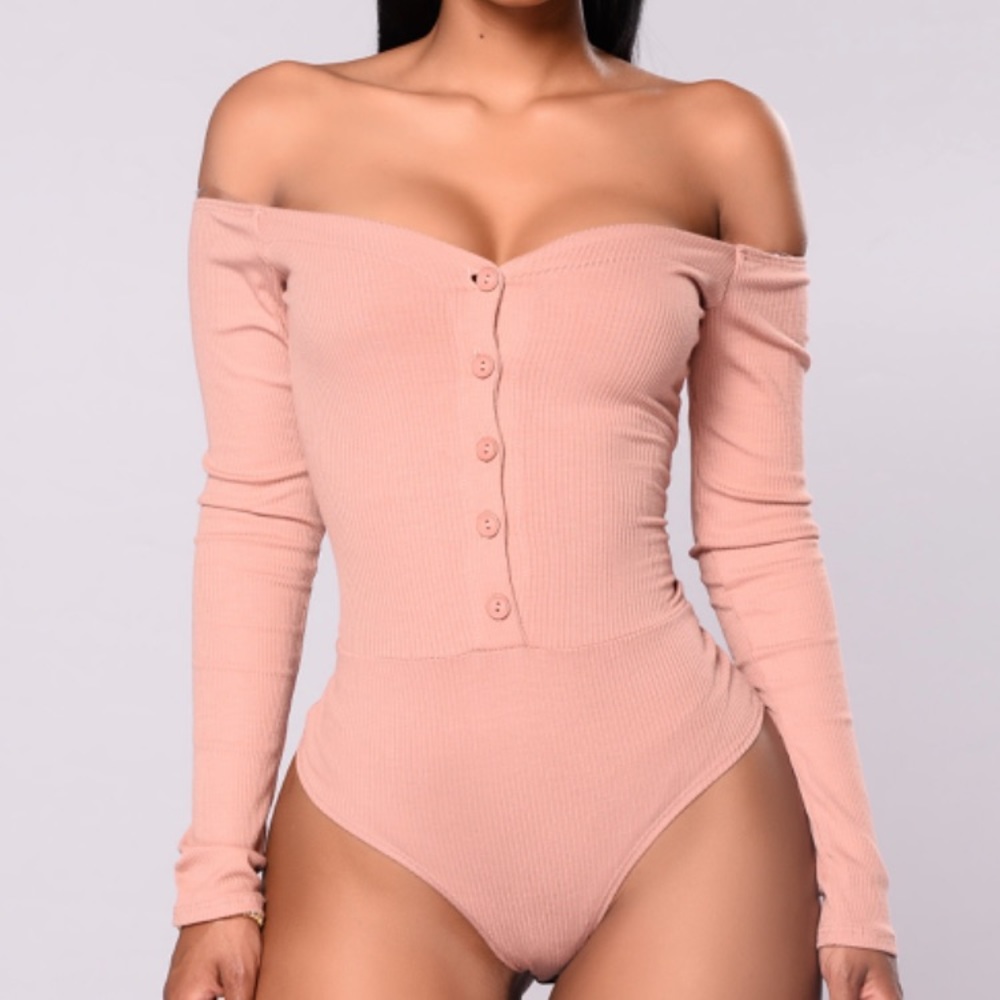 🌹”Fool in love” Fashion Nova bodysuit 🌹